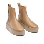 ⁦بارك طريقة حذاء رياضة التمهيد تشيلسي 8840R85 حيادي نحيف Russell And Bromley⁩ - الصورة ⁦2⁩