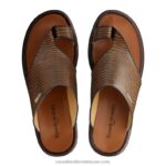 ⁦بيروجيا اصبع القدم صندل 8840R525 بني رجال Russell And Bromley⁩ - الصورة ⁦3⁩