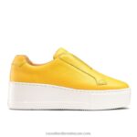 توقف عن حذاء رياضي بدون أربطة 8840R22 أصفر نحيف Russell And Bromley