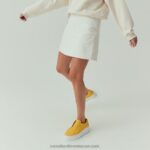 ⁦توقف عن حذاء رياضي بدون أربطة 8840R22 أصفر نحيف Russell And Bromley⁩ - الصورة ⁦4⁩