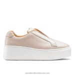 توقف عن حذاء رياضي بدون أربطة 8840R32 لون القرنفل نحيف Russell And Bromley