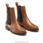 ⁦حذاء تشيلسي فيتزروفيا بروغ 8840R331 بني نحيف Russell And Bromley⁩ - الصورة ⁦2⁩