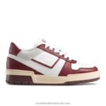 حذاء رياضي مثقوب في الدوري 8840R71 أحمر نحيف Russell And Bromley