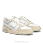 ⁦حذاء رياضي مثقوب في الدوري 8840R77 اللون البيج نحيف Russell And Bromley⁩ - الصورة ⁦2⁩
