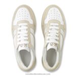 ⁦حذاء رياضي مثقوب في الدوري 8840R77 اللون البيج نحيف Russell And Bromley⁩ - الصورة ⁦3⁩