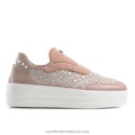 حذاء رياضي مزين بدون أربطة 8840R51 لون القرنفل نحيف Russell And Bromley