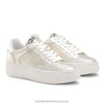 ⁦حذاء رياضي منخفض الارتفاع 8840R73 معدني نحيف Russell And Bromley⁩ - الصورة ⁦2⁩