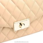 ⁦حقيبة كتف سلسلة كبيرة quiltchain 8840R670 حياديRussell And Bromley⁩ - الصورة ⁦4⁩