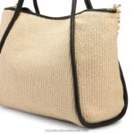 ⁦رمز سلسلة شرق / غرب انتزاع حقيبة 8840R694 اللون البيجRussell And Bromley⁩ - الصورة ⁦4⁩