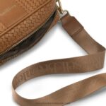 ⁦روبن حقيبة كاميرا رياضية بحزام 8840R712 تانRussell And Bromley⁩ - الصورة ⁦4⁩