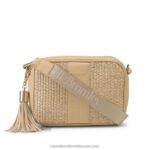 روبن حقيبة كاميرا رياضية بحزام 8840R713 احمر خدودRussell And Bromley