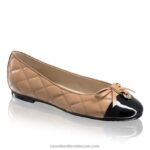 ⁦شقة الباليه مبطن الساحرة 8840R245 تان نحيف Russell And Bromley⁩ - الصورة ⁦2⁩