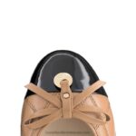 ⁦شقة الباليه مبطن الساحرة 8840R245 تان نحيف Russell And Bromley⁩ - الصورة ⁦4⁩