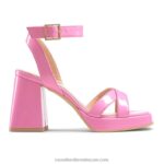 صندل ذو نعل سميك groovybaby 8840R143 لون القرنفل نحيف Russell And Bromley