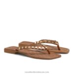 ⁦صندل كايرو مائل للأمام 8840R408 تان نحيف Russell And Bromley⁩ - الصورة ⁦2⁩