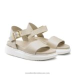⁦صندل ميرامار فلاتفورم 8840R384 أبيض نحيف Russell And Bromley⁩ - الصورة ⁦2⁩