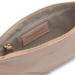 ⁦على الحقيبة الرمز البريدي سلسلة نقطة الكتف 8840R765 اللون البيجRussell And Bromley⁩ - الصورة ⁦4⁩