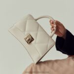 ⁦على حقيبة الاستيلاء منظم الصخور 8840R727 أبيضRussell And Bromley⁩ - الصورة ⁦4⁩
