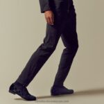 ⁦فستان بازيليكا سهل الارتداء 8840R580 أسود رجال Russell And Bromley⁩ - الصورة ⁦4⁩