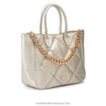 ⁦لحاف مرصع بالنجوم وحقيبة مسكة 8840R705 معدنيRussell And Bromley⁩ - الصورة ⁦2⁩
