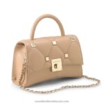 ⁦rockonrocks مسمار رفرف الكتف 8840R747 اللون البيجRussell And Bromley⁩ - الصورة ⁦2⁩