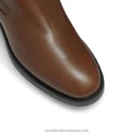 ⁦Stormfront dryleks طويل ركوب التمهيد 8840R357 تان نحيف Russell And Bromley⁩ - الصورة ⁦3⁩