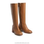 ⁦twiggy الكعب مكدسة الركبة عالية 8840R356 تان نحيف Russell And Bromley⁩ - الصورة ⁦2⁩